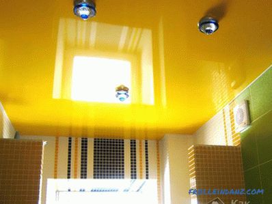 Progettazione di soffitti tesi nel bagno