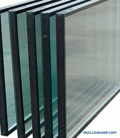 Tipi di vetro per finestre in plastica e loro caratteristiche