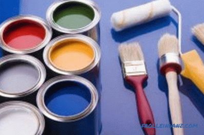 Rivestimento di pittura all'interno e all'esterno della casa: la scelta della vernice