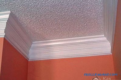 Come incollare un plinto a soffitto - incolliamo filetti + foto