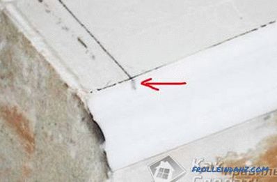 Come tagliare un plinto del soffitto