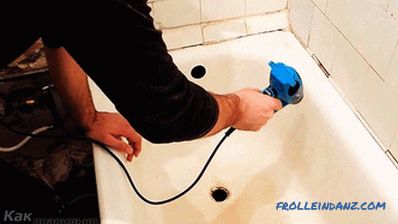 Come incollare il cordolo in ceramica sulla vasca da bagno