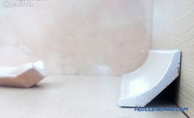 Come incollare il cordolo in ceramica sulla vasca da bagno