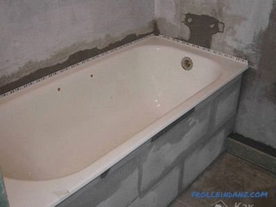 Come sistemare il bagno al muro