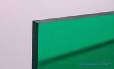 Tipi di policarbonato, dimensioni dei fogli, struttura e gamma di colori