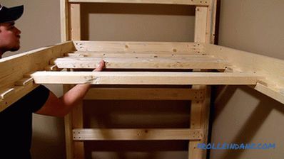 Come fare un letto a castello con le mani con il legno + Foto