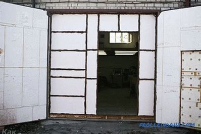 Come isolare le porte del garage con le proprie mani + foto