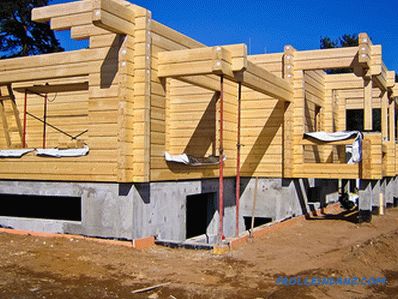 La casa di legno - che è meglio di un bar o di un tronco per la costruzione