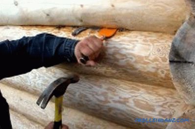 Come calafatare casa di tronchi con materiali diversi: caratteristiche, strumenti (video)