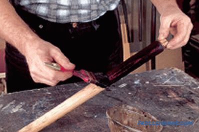 Trattamento del legno con macchie e vernici: caratteristiche applicative