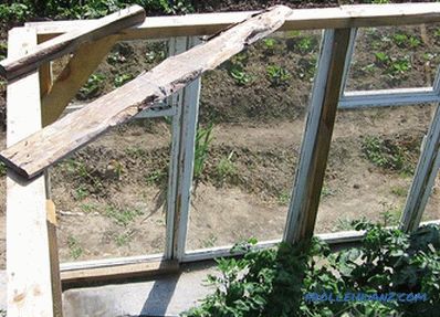 Come realizzare una serra di cornici per finestre